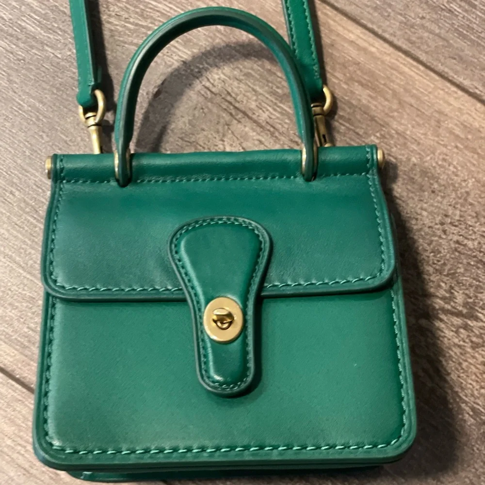 Coach mini Willis nano purse crossbody vintage green